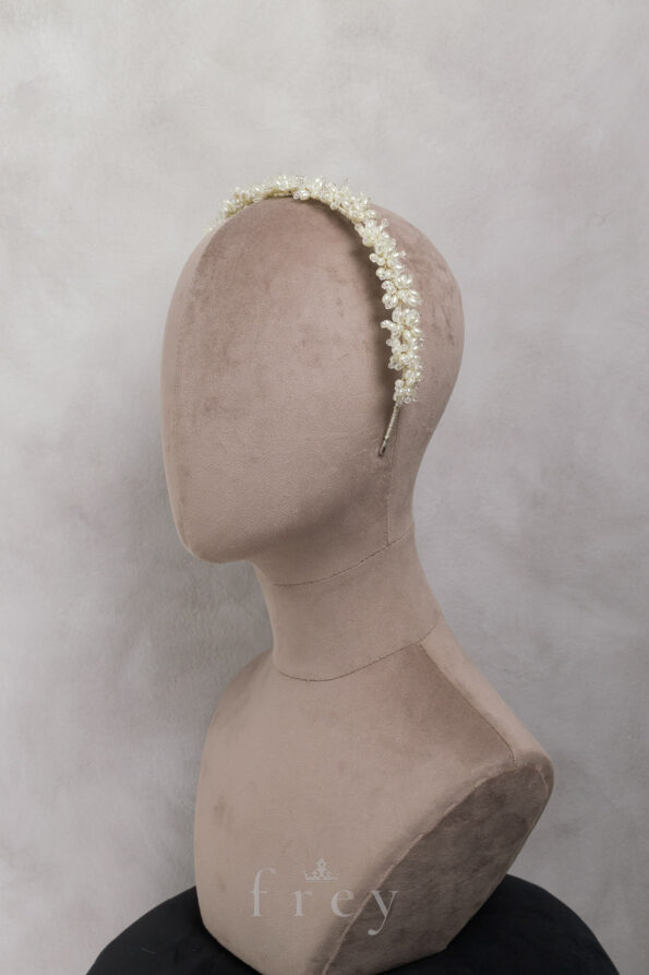 ACC-2023-00006-Feminine-Pearl-Flower-Headband-White-Silver-White