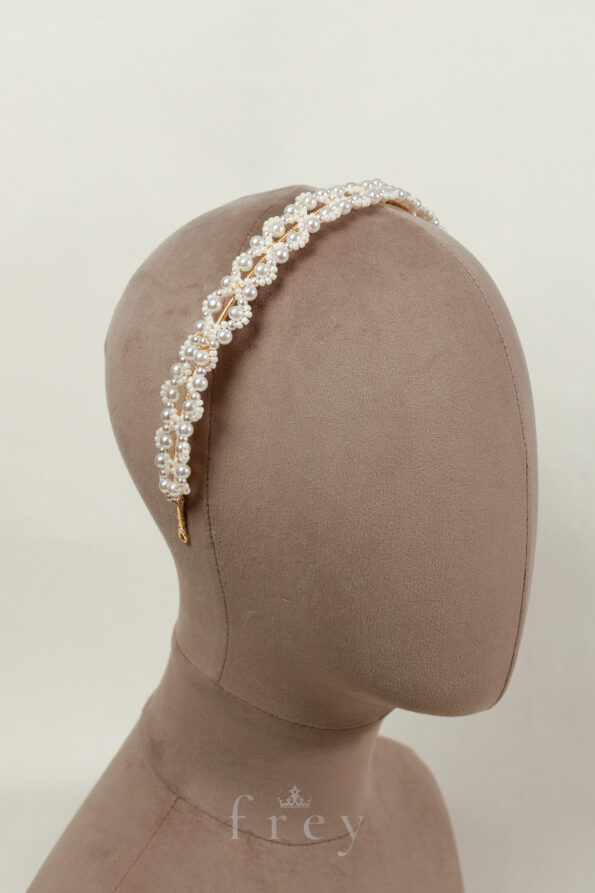 ACC-2023-00016-Intertwined-Fate-Slim-Headband-Gold-White-1