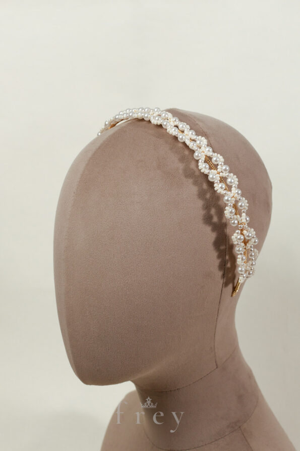 ACC-2023-00016-Intertwined-Fate-Slim-Headband-Gold-White