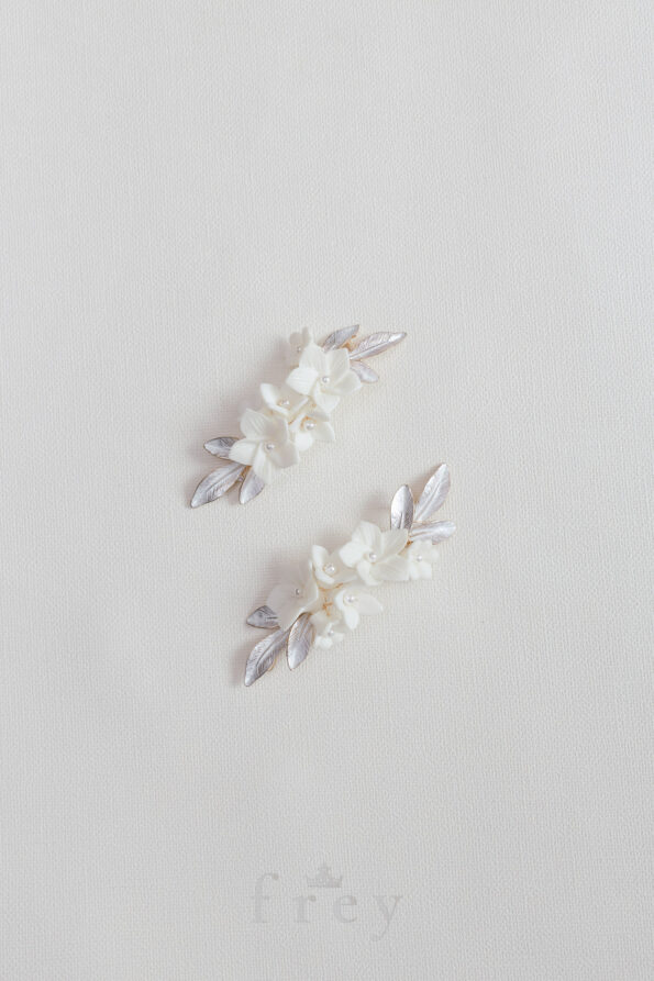 ACC-2023-00023-Fleuri-Lily-Leaves-Hairvine-Set-Gold-White-2-pcs