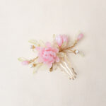CHN-2023-00069-Flora-Peony-Bouquet-Haircomb-Gold-Pink