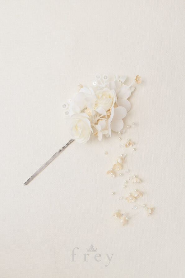 CHN-2023-00074-Blossoming-Rose-Bouquet-Hairpin-White-Silver-White
